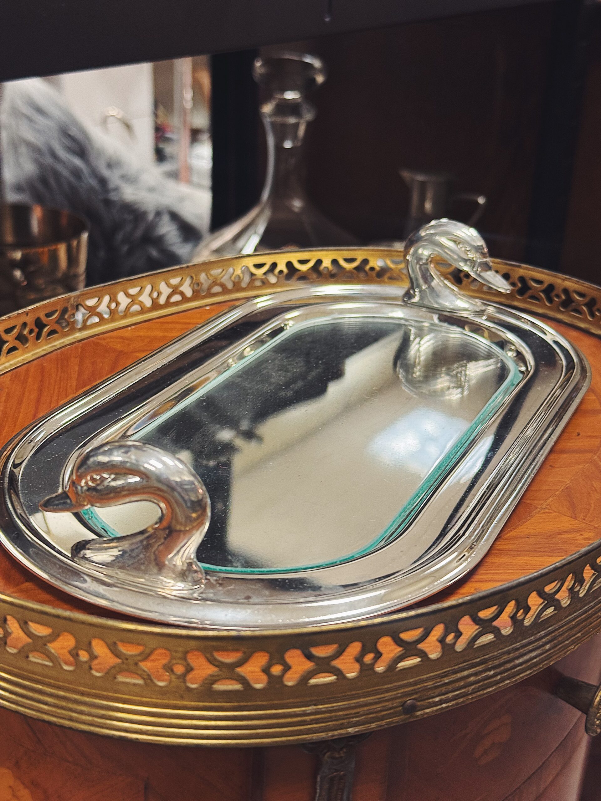 Sidabruotas serviravimo padėklas